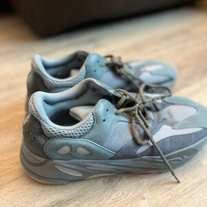 Adidas Yeezy Boost 700 Inertia grey